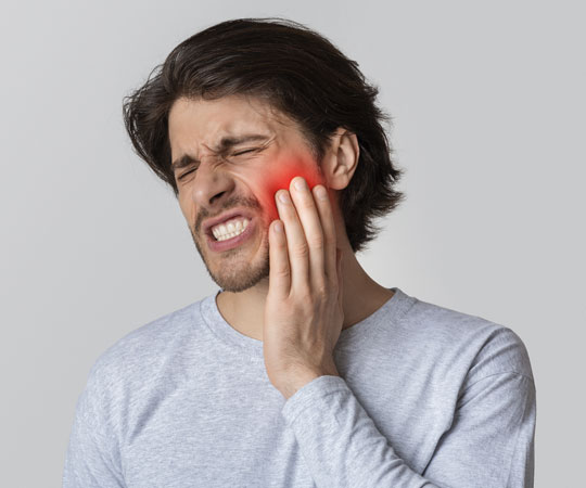 Unannounced toothache can be painful and disturbing. Call Bellevue Azalea Dentistry in case of dental emergencies.